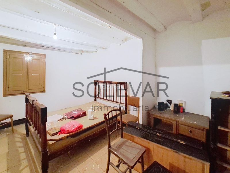 Foto 336c9175-cf36-4b1c-8557-94fc945620a2. Casa adossada a Tremp