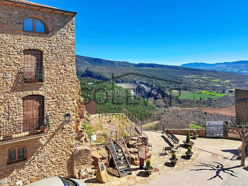 Foto c499eca8-d813-4cd1-87df-e8535b4d7cbd. Casa amb calefacció aparcament a Talarn