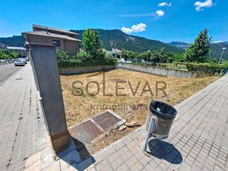 Residential Plot  Passeig ribera de segur. Parcela urbana doble con vistas panorámicas y piscina comunitari