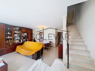 Casa aparellada  Calle la posa. Casa unifamiliar en filera a isona