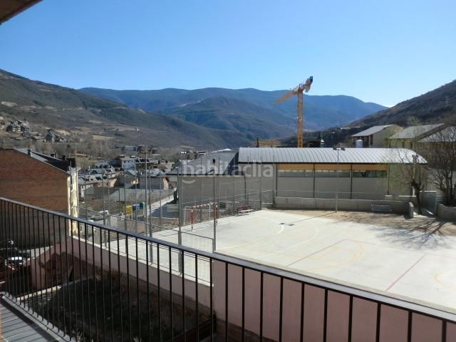 Foto 08df5f6f-dc7b-46fa-b020-fbb0f4f770f0. Pis amb calefacció aparcament a Sort