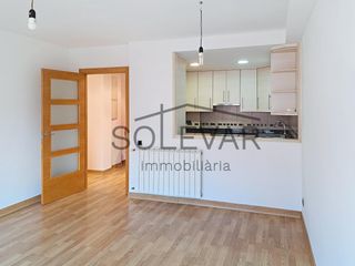 Pis  Pallars. Piso de 2 habitaciones con garaje y trastero en la pobla de segu