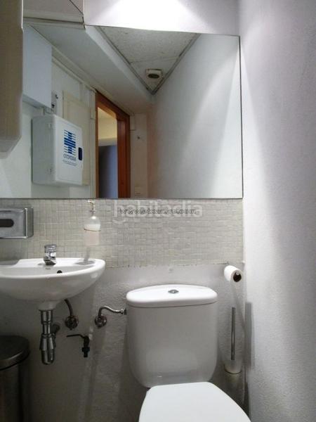 Foto 9a5a1126-cfdd-4940-9c8b-21585700e373. Bureau avec chauffage parking dans Llodio