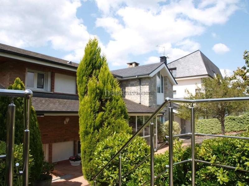 Foto 12859ee3-c84c-4d91-a226-6254e527cd9d. Chalet mit heizung pool in Llodio