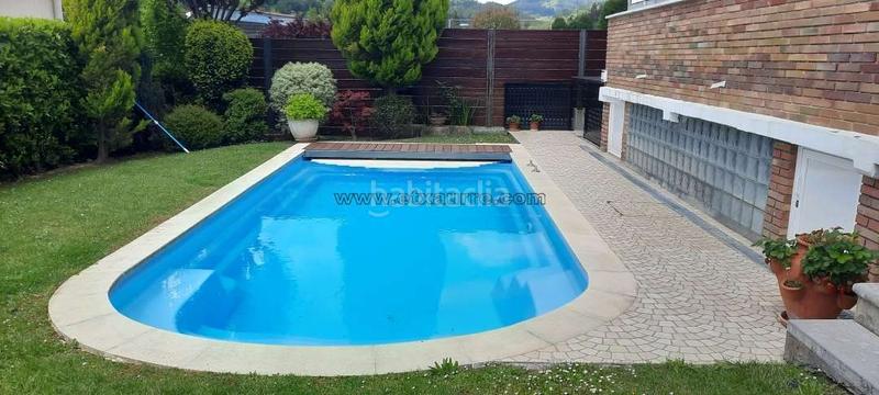 Foto 14e3c727-ee66-4800-8311-69ec5b7af119. Chalet mit heizung pool in Llodio