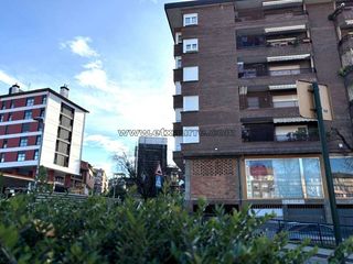Locale commerciale in Llodio