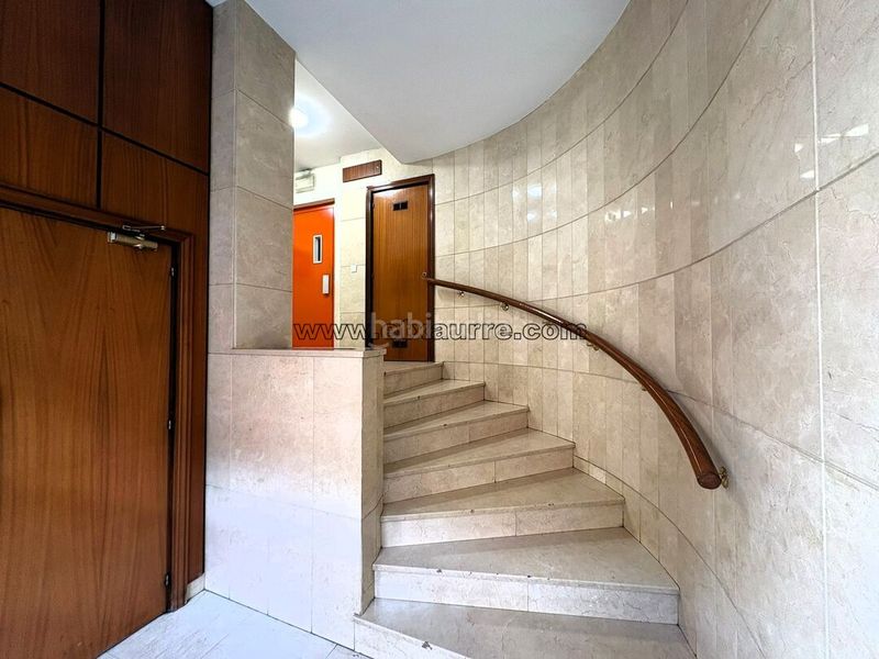 Foto 3aadfb5d-bfa3-4e24-bd2f-cb904a9a755a. Pis amb calefacció aparcament a Llodio