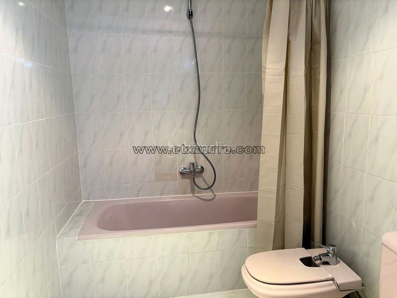 Foto 9facff07-b4c9-4751-bf0d-91d183f21b4f. Pis amb calefacció aparcament a Llodio