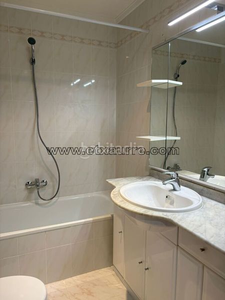 Foto ebcb8a7e-07c6-4165-8949-99c0435ec598. Pis amb calefacció aparcament a Llodio