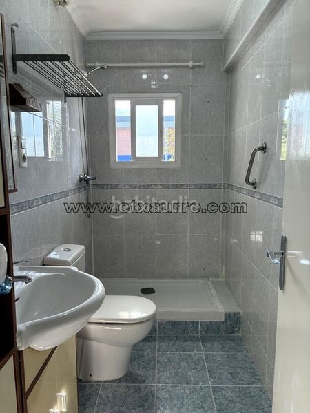 Foto 386b2cab-2bdd-4a2f-94de-d91503ecb7d9. Pis a Llodio