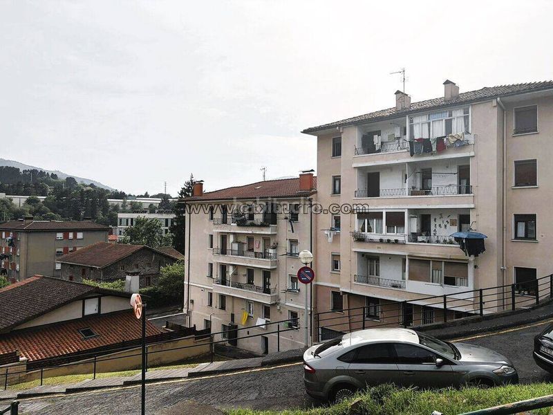 Foto e2e16fff-b12e-422d-950b-6c7ba7eccb2e. Pis a Llodio