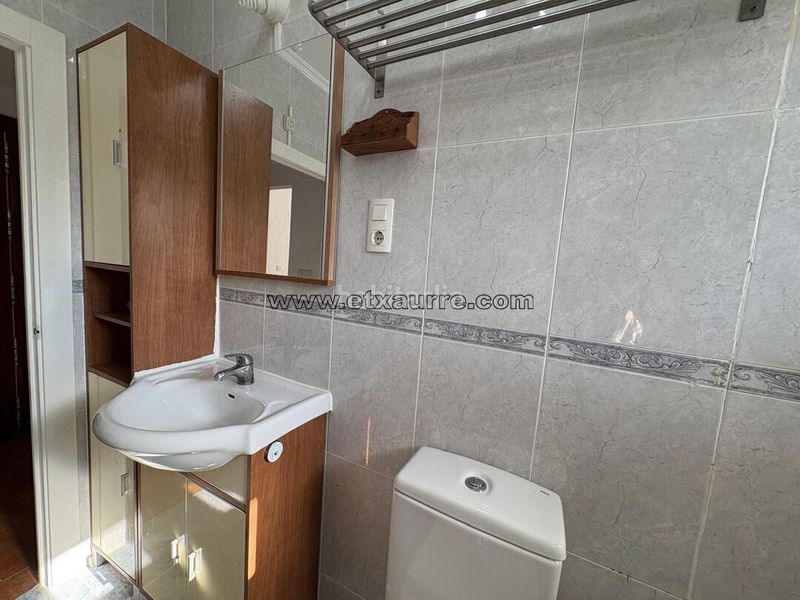 Foto f5c1e910-ab18-47f8-94da-2c16b64df23b. Pis a Llodio