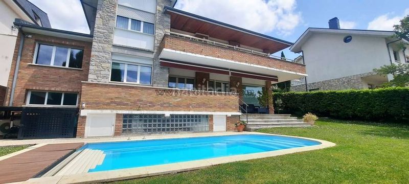 Foto 52da9eac-a4fe-4f58-8f0d-28aa6c3bd5a3. Xalet amb calefacció piscina a Llodio