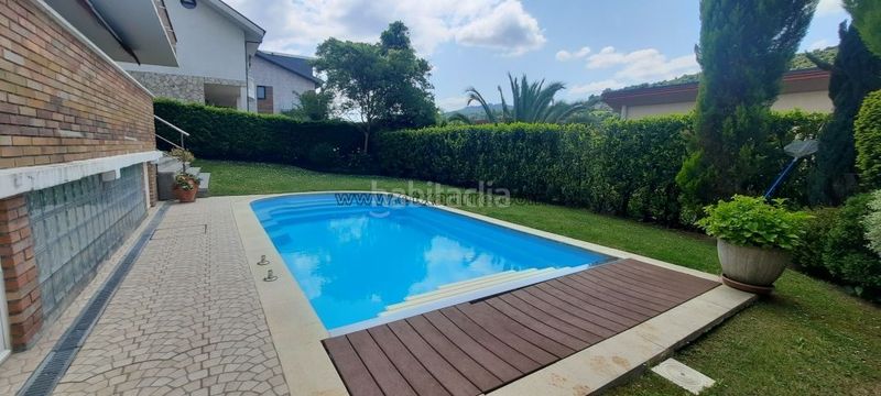Foto df06fdcd-bd8e-486f-a18e-e6448261aac1. Xalet amb calefacció piscina a Llodio