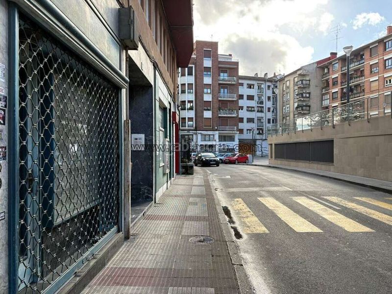 Foto dc26f185-e63a-438e-ae3a-63a045ea962d. Local comercial a Llodio