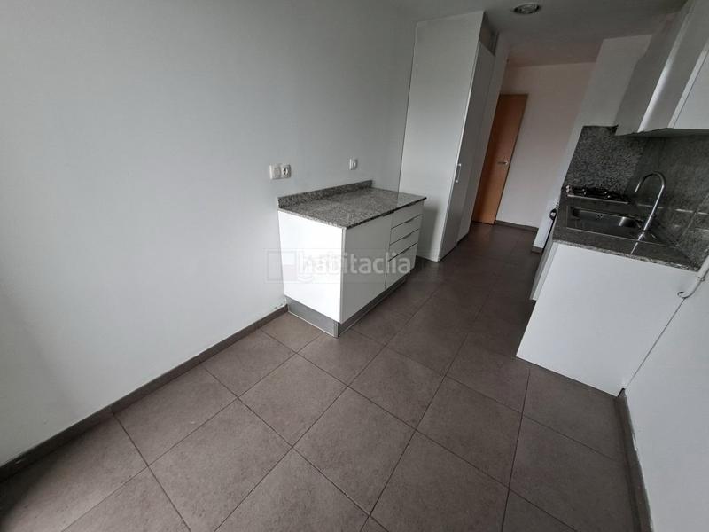 Foto a32830cc-522c-4b8f-9b45-7983a2e22b76. Appartamento con riscaldamento parcheggio in Zabalgana Vitoria - Gasteiz
