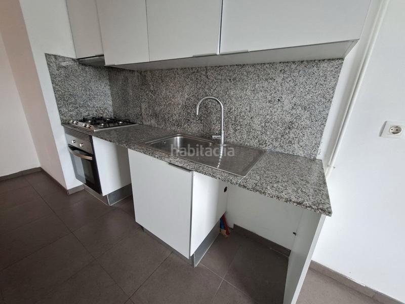 Foto ee919f08-0df4-48ab-a41c-abd7fb29e4df. Appartamento con riscaldamento parcheggio in Zabalgana Vitoria - Gasteiz