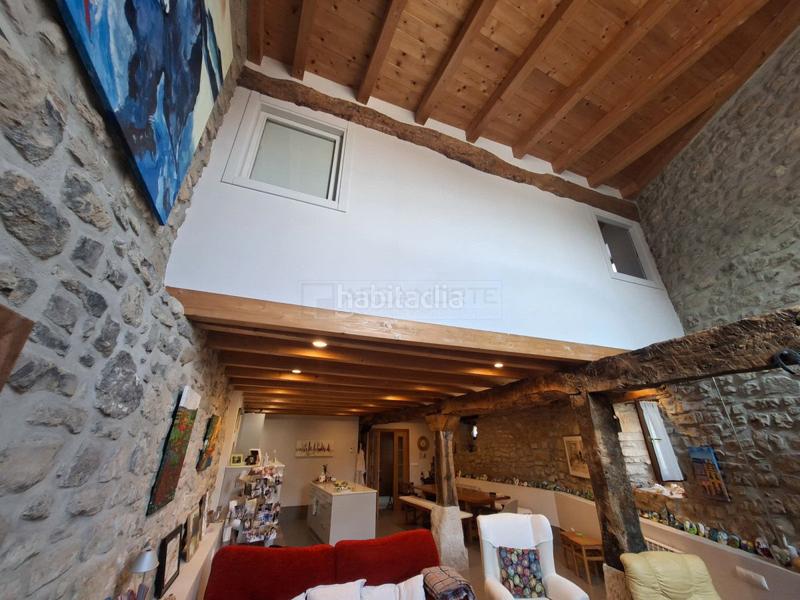 Foto 8a204d7f-60c9-43e0-b4a7-bc5c17c00fa4. Casa con riscaldamento in Condado de Treviño