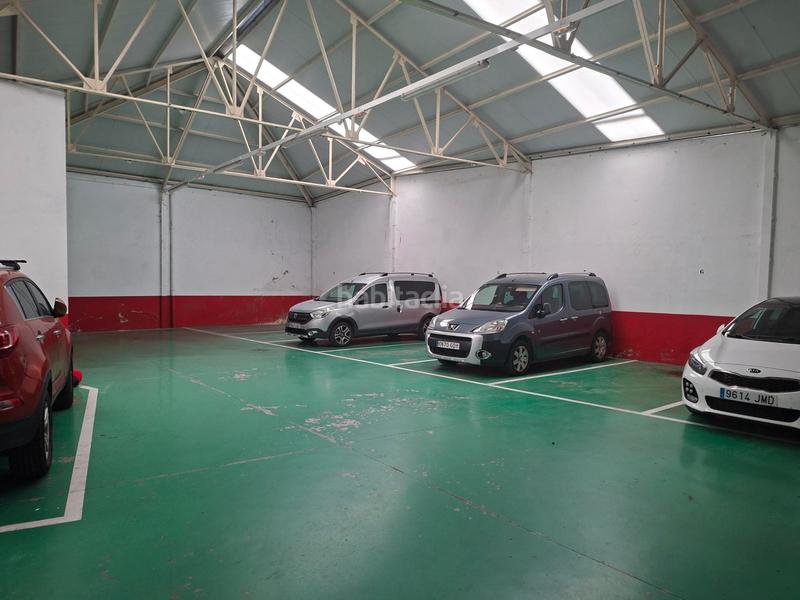 Foto bf4b4f62-ca4b-41a7-b5bf-6ee75ec1c1a0. Parking coche en tenerias kalea 20 en Coronación Vitoria - Gasteiz