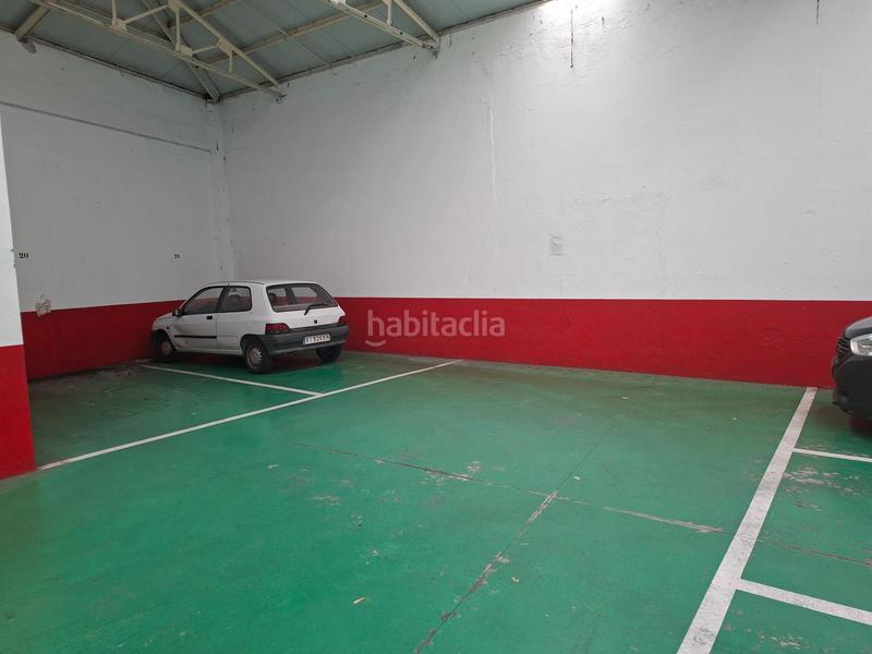 Foto c39d4972-9694-49b5-a356-cf41a2113370. Parking coche en tenerias kalea 20 en Coronación Vitoria - Gasteiz