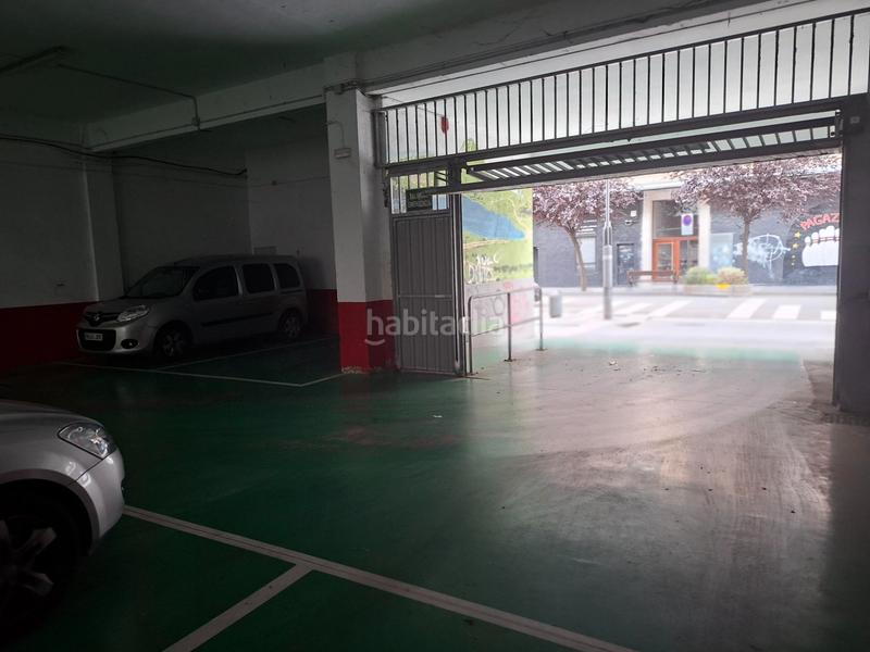 Foto f4f23786-41a1-4ffc-9c66-6844bd132865. Parking coche en tenerias kalea 20 en Coronación Vitoria - Gasteiz