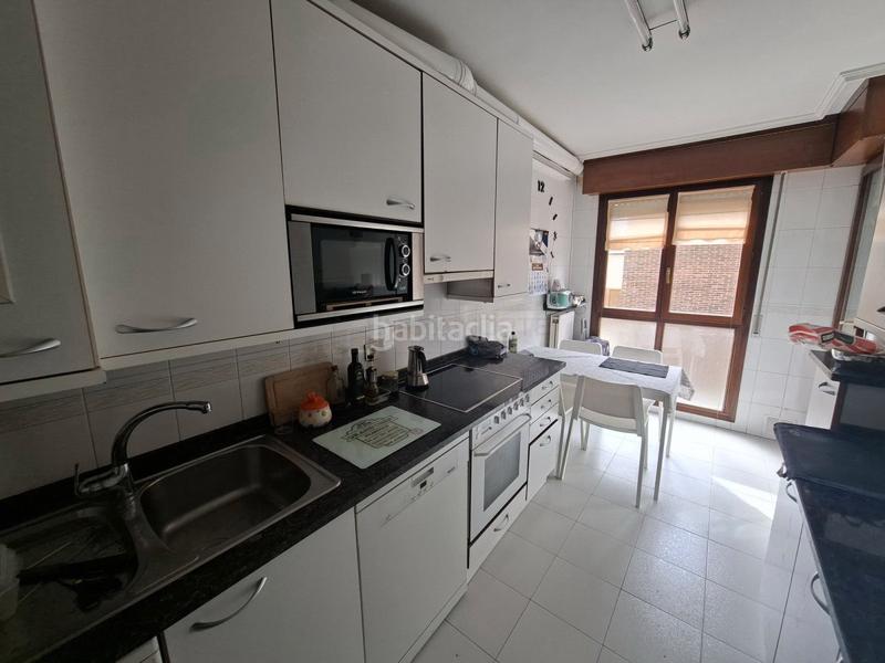 Foto a2a771ad-ff11-492c-b789-7fd5d89fbae4. Etagenwohnung mit heizung parking in Ariznabarra Vitoria - Gasteiz