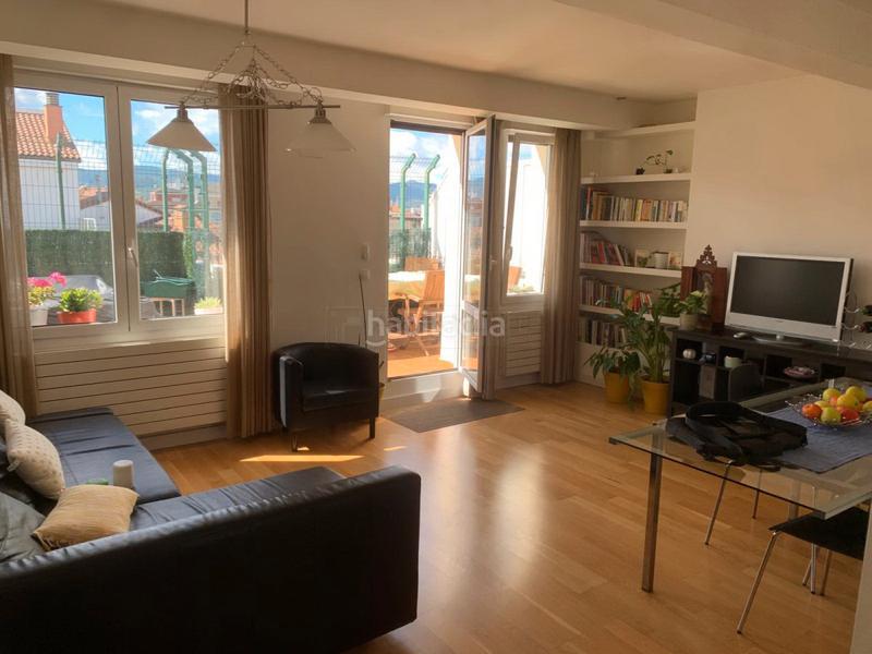 Foto 1b90ecde-6602-4e91-819f-f85f9c47fd53. Ático  muy luminoso en el centro en Ensanche Vitoria - Gasteiz