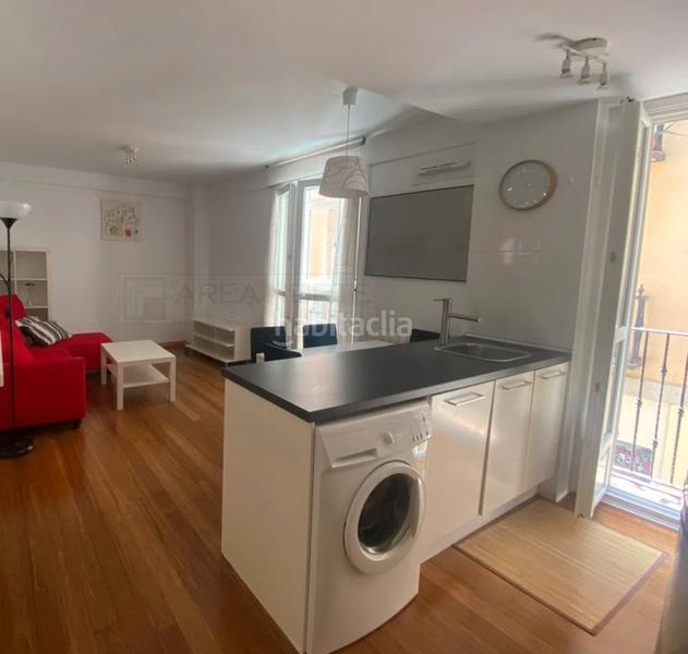 Foto 0ec048c8-5069-4b4a-bad7-665838c028bf. Piccolo appartamento con riscaldamento in Casco Viejo Vitoria - Gasteiz