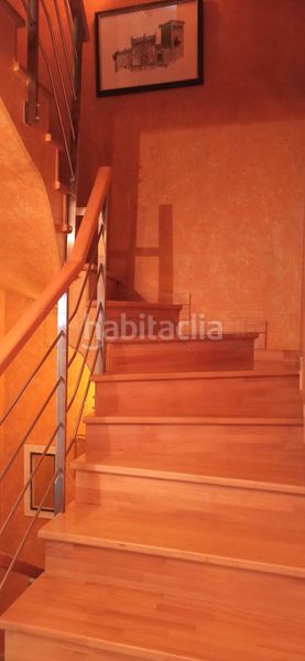 Foto 3b9f6a7a-3247-4969-9e40-9b8252866f7b. Casa adossada amb calefacció aparcament piscina a Miranda de Ebro