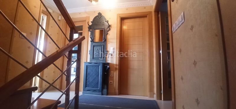 Foto d660e70a-e6e9-47ae-8512-9a2bd2188e77. Casa adossada amb calefacció aparcament piscina a Miranda de Ebro
