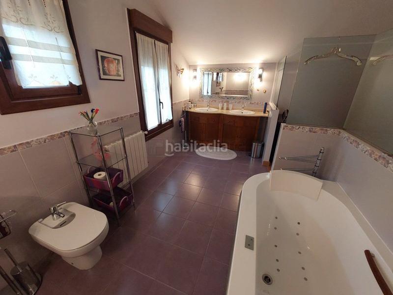 Foto 39915620-335d-49d3-8a88-d402ff699635. Casa con riscaldamento parcheggio piscina in Condado de Treviño