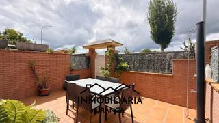 Casa  Derechos humanos. Chalet luminoso con terraza, garaje y zonas verdes, cerca de pla