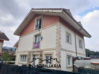 Haus  Rioseco. Casa pareada en guriezo con jardín privado, a minutos de la play