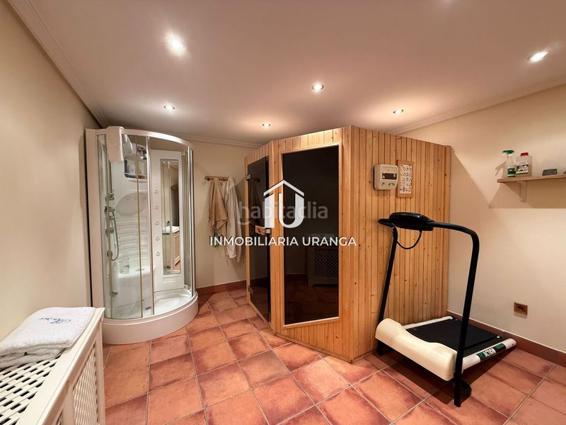 Foto 510c9ac1-59cf-4fd4-9345-c9a036f6e9c9. Casa amb calefacció piscina a El Puntal Laredo