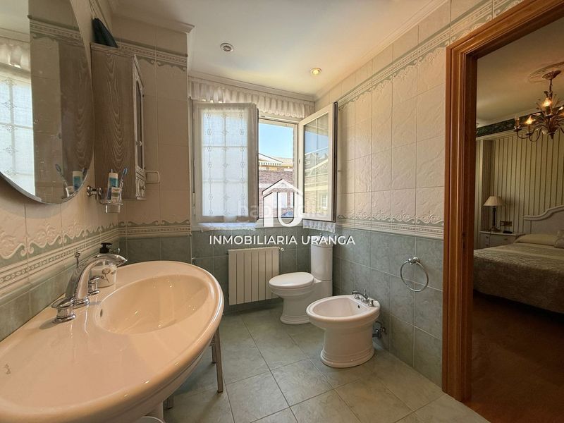 Foto 5e757cb2-f191-48d7-95f8-a125a9952fe4. Casa amb calefacció piscina a El Puntal Laredo