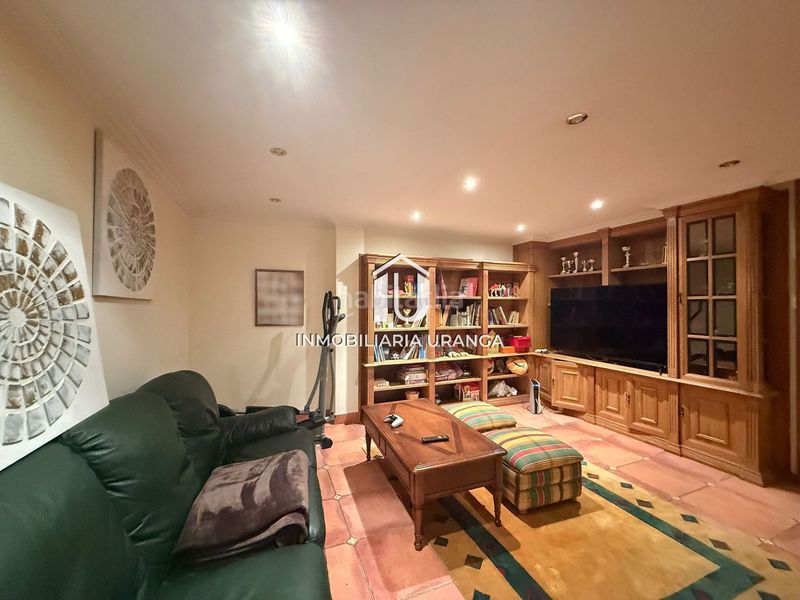 Foto 7ef243c9-bfdb-4e3e-8e57-5c51d3b59b05. Casa amb calefacció piscina a El Puntal Laredo