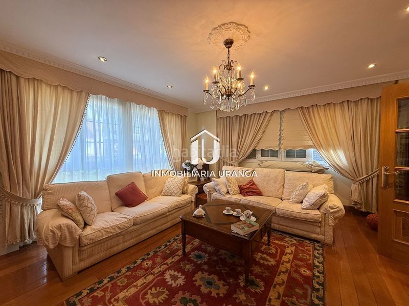 Foto 7f2d72b4-b431-4003-83bc-8cb3e69e7a13. Casa amb calefacció piscina a El Puntal Laredo