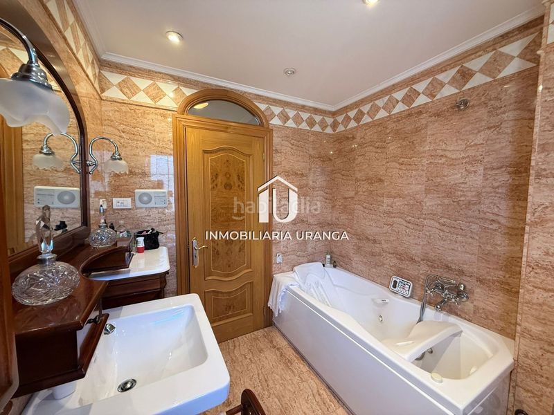 Foto 8a2a5a6b-4b6c-4789-8ab3-f1e6a31cfedb. Casa amb calefacció piscina a El Puntal Laredo