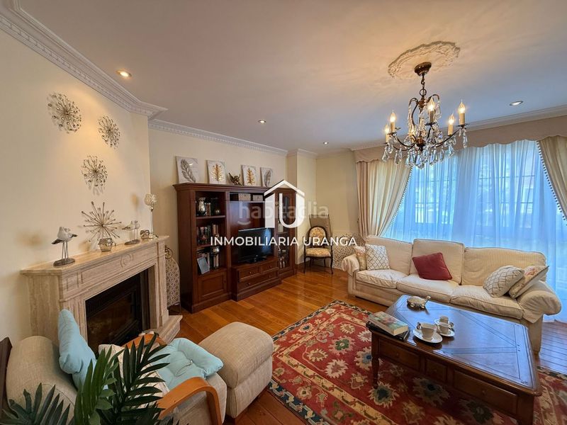 Foto bd54474b-3aae-4dc6-89cf-cb9cc59621a1. Casa amb calefacció piscina a El Puntal Laredo