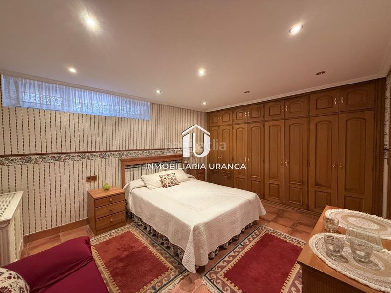 Foto ce18445f-1274-4e8a-b159-ca1af353cffe. Casa amb calefacció piscina a El Puntal Laredo