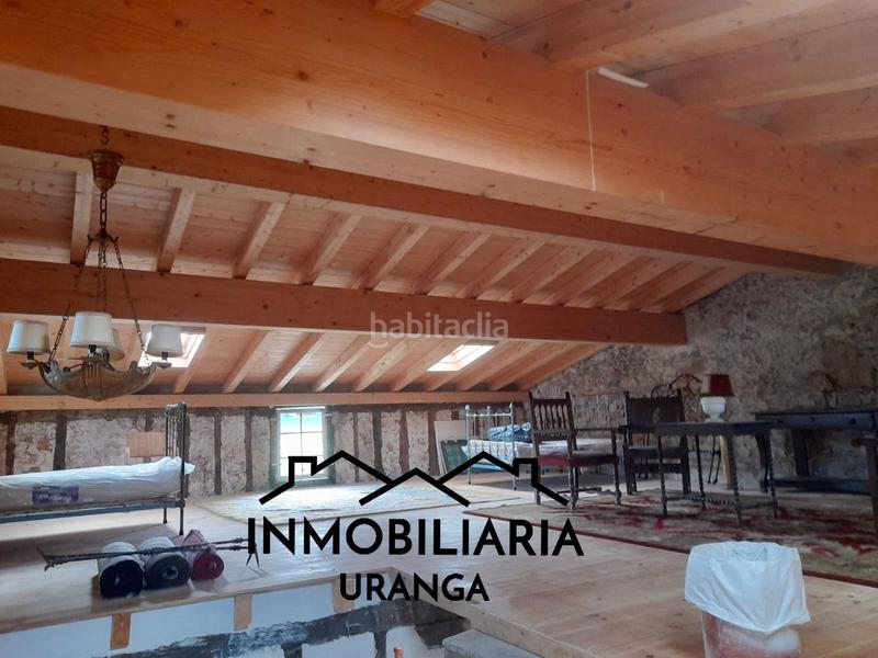 Foto d3de9c38-a308-495b-b156-165f144f0ea0. Casa  de pueblo con finca rústica en Bárcena de Cicero