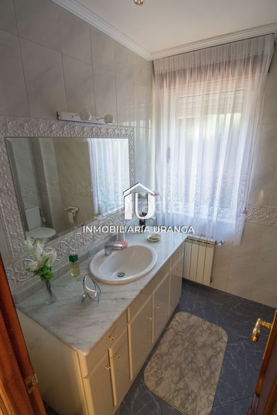 Foto 294d51d1-ec3f-4372-b616-943a1096d1e9. Casa amb calefacció piscina a Ajo Bareyo