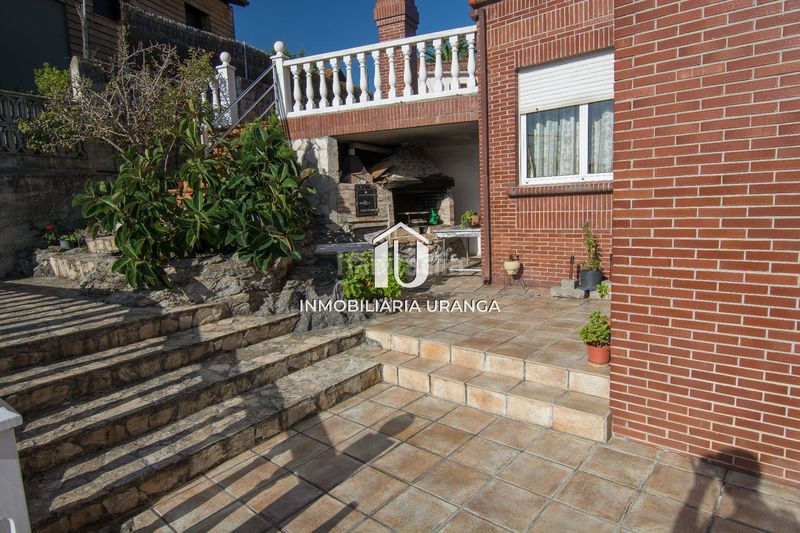 Foto 347de51a-06b5-4d1c-9ba7-f7e201cf0967. Casa amb calefacció piscina a Ajo Bareyo