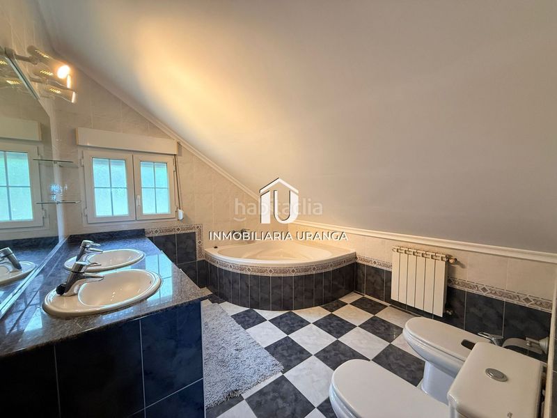 Foto 64038379-304e-41f4-bb14-5ee627f5b27a. Casa amb calefacció piscina a Limpias