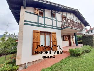 Casa  Llantadilla. Exclusivo chalet independiente en sámano  amplio, luminoso y con