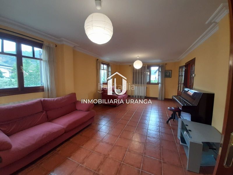 Foto ce765d72-45a2-4e3c-b9fb-d879f4c0f62e. Casa amb calefacció a Samano Castro - Urdiales