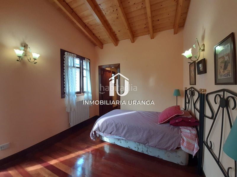 Foto ea11d9bf-e168-4c0c-a653-936368812440. Casa amb calefacció a Samano Castro - Urdiales