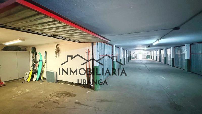 Foto 1f06be5e-829b-4910-973d-a67ebbfd9477. Aparcament cotxe a El Puntal Laredo