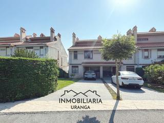 Casa  Gromo del mar. Chalet adosado en urbanización exclusiva en argoños