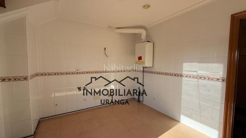 Foto 8174ea07-32b0-4157-9ebf-43d779806d9a. Flat with heating parking in Bárcena de Cicero